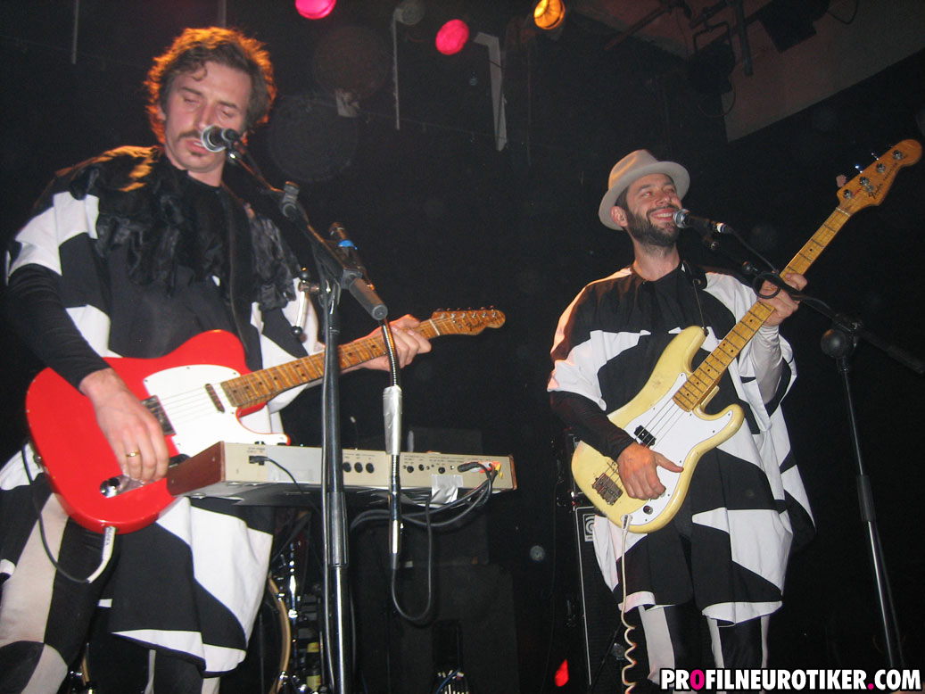 whomadewho