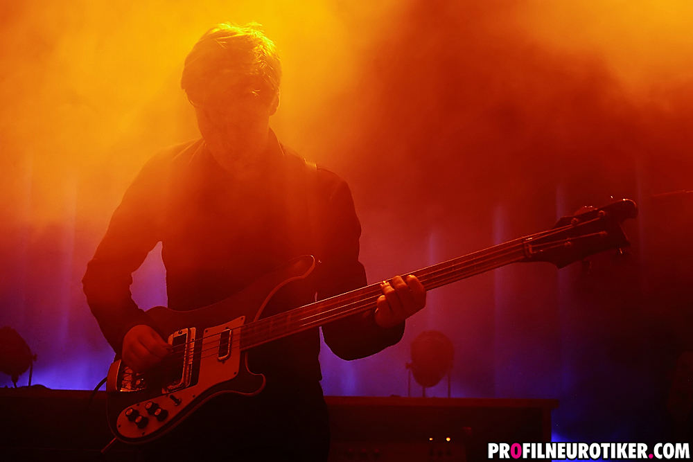 1000 Robota im Gebäude 9